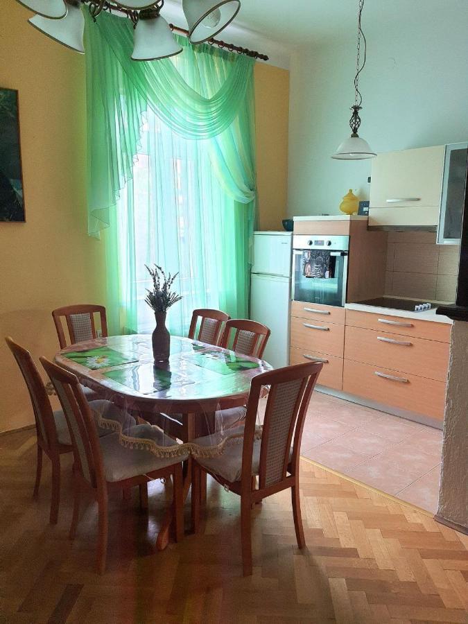 Family Apartment Center Opatija Extérieur photo