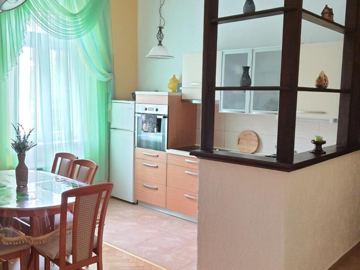 Family Apartment Center Opatija Extérieur photo