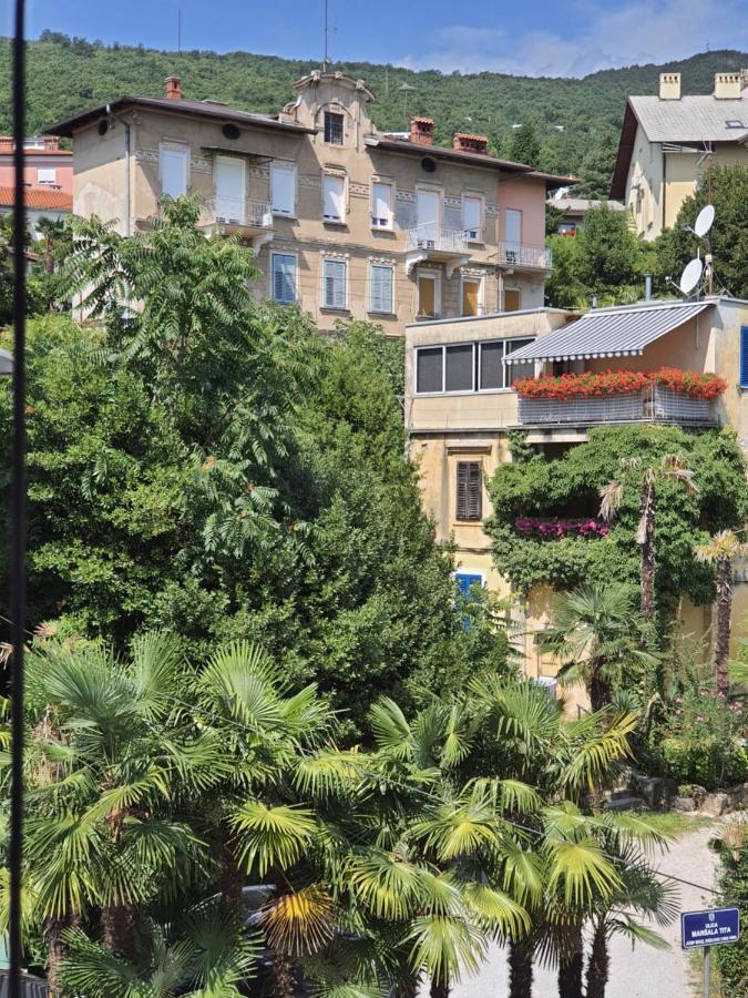 Family Apartment Center Opatija Extérieur photo