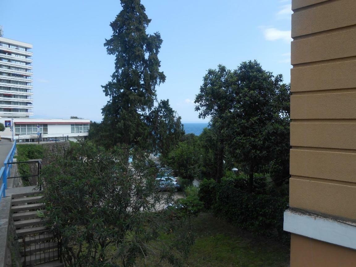 Family Apartment Center Opatija Extérieur photo